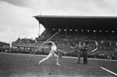 Magyarország, Budapest VIII., Sport utca, Előre pálya, a Vasas nemzetközi atlétikai versenye, férfi gerelyhajítás., 1949, Kovács Márton Ernő, sport, gerelyhajítás, Budapest, férfiak, Fortepan #33276