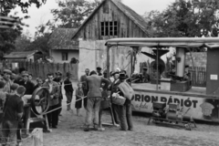 Magyarország, Szabadszállás, A népi demokrácia villanyt ad a falunak, elektromos háztartási eszközök bemutatója Szabadszálláson., 1949, Kovács Márton Ernő, Orion-márka, propaganda, falu, szíjhajtás, Fortepan #33278