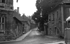 Magyarország, Veszprém, Toborzó utca a Bem József utcáról nézve., 1967, Építésügyi Dokumentációs és Információs Központ, VÁTI, utcakép, villanyoszlop, tábla, Fortepan #33373