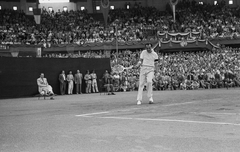 Magyarország, Budapest XIV., Szabó József utca, Millenáris sporttelep, Magyarország-Franciaország (2:3) Davis kupa európai zóna elődöntő teniszmérkőzés. Ádám András., 1949, Kovács Márton Ernő, sport, tenisz, Budapest, híres ember, Fortepan #33513