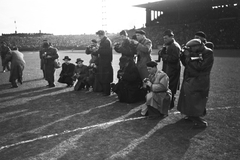 Csehország, Prága, Csehszlovákia - Magyarország (5:2) válogatott labdarúgó-mérkőzés., 1949, Kovács Márton Ernő, sport, Csehszlovákia, labdarúgás, riporter, fényképész, Fortepan #33694