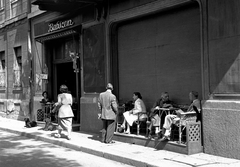 Hungary, Budapest V., Magyar utca 26., 1946, Kovács Márton Ernő, street view, espresso, Budapest, genre painting, Fortepan #33721