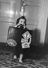 1946, Kovács Márton Ernő, girl, carrying, attaché case, Fortepan #33732