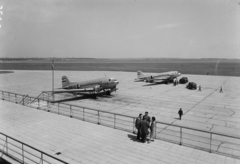 Magyarország, Ferihegyi (ma Liszt Ferenc) repülőtér, Budapest XVIII., Li-2P repülőgépek., 1956, UVATERV, közlekedés, szovjet gyártmány, repülőgép, Liszunov-márka, MALÉV légitársaság, Liszunov Li-2, Budapest, Dávid Károly-terv, Fortepan #3621