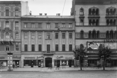 Magyarország, Budapest VIII., Rákóczi út 23., jobbra a 21., az Uránia mozi épülete., 1958, UVATERV, plakát, cégtábla, mozi, eklektikus építészet, Budapest, Henrik Schmahl-terv, Fortepan #3763