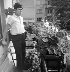 Hungary, Budapest XII., Hollósy Simon utca 12., 1965, Fortepan, portrait, balcony, deck chair, Budapest, Fortepan #3831