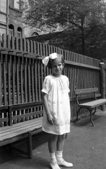 1930, Fortepan, portrait, girl, ribbon, fence, bench, Fortepan #38986