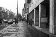 Magyarország, Budapest VII., Rákóczi út a Nyár utca felől az Astoria felé nézve., 1980, Fortepan, plakát, cégtábla, neonreklám, szovjet katona, Budapest, Fortepan #39159