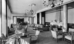 Hungary, Galyatető, Mátraszentimre, Nagyszálló, társalgó., 1943, Pesti Brúnó, hotel, interior, chandelier, communal room, Fortepan #39312