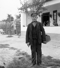 1930, Fortepan, portrait, village, yard, man, railroader, Fortepan #3941