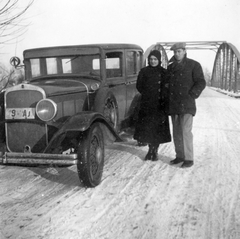 Románia,Erdély, Alsóváradja, háttérben híd a Sebes-folyó felett., 1934, Tarbay Júlia, amerikai gyártmány, automobil, DeSoto-márka, Fortepan #39413