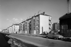 Magyarország, Budapest XIII., Visegrádi utca 87., a Révész utca sarkán., 1970, UVATERV, lakótelep, utcakép, Wartburg-márka, lámpaoszlop, poroló, Wartburg 311/312, rendszám, Budapest, Fortepan #3945