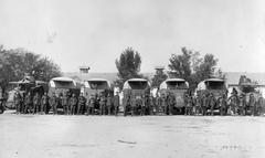 Francia gyártmányú Latil TAR tüzérségi vontatók és Renault FU típusú teherautók., 1930, Tarbay Júlia, commercial vehicle, Renault-brand, tow truck, Fortepan #39458