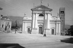 Olaszország, Vittorio Veneto, Piazza Giovanni Paolo I, szemben a Szűz Mária Mennybemenetele katedrális., 1918, Angyalföldi Helytörténeti Gyűjtemény, templom, Fortepan #39508