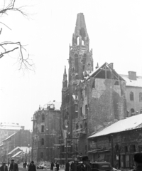 Magyarország, Budapest IX., Üllői út a Bokréta utca és a Viola utca között, szemben az Örökimádás templom., 1956, Nagy Gyula, templom, háborús kár, forradalom, Budapest, Fortepan #39823