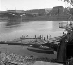 Magyarország, Margitsziget, Budapest, csónakház, szemben a Margit híd budai hídfője., 1950, UVATERV, híd, csónak, csónakház, Fortepan #3987