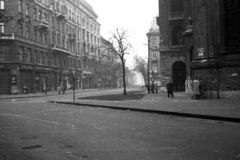 Magyarország, Budapest V., Egyetem tér, szemben a Kecskeméti utca., 1956, Nagy Gyula, forradalom, utcakép, Budapest, Fortepan #40001