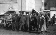 Magyarország, Budapest VIII., Kálvin tér., 1956, Nagy Gyula, forradalom, járműroncs, Budapest, Fortepan #40015