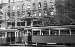 Magyarország, Budapest VII., Rákóczi út 22., 1956, Nagy Gyula, háborús kár, zászló, forradalom, villamos, Budapest, FVV-szervezet, Fortepan #40054