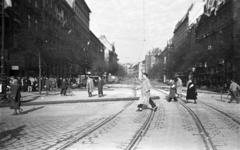 Magyarország, Budapest VII., Erzsébet (Lenin) körút a Dohány utcától a Wesselényi utca felé nézve., 1956, Nagy Gyula, cégtábla, forradalom, Budapest, Fortepan #40149