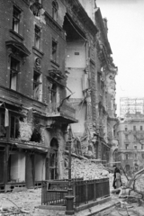 Hungary, Budapest VII., Erzsébet (Lenin) körút a Rákóczi út felől a Dohány utca felé nézve., 1956, Nagy Gyula, war damage, revolution, damaged building, statue, Budapest, Fortepan #40252