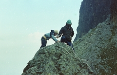 1985, Varga János, colorful, man, boy, rock, kid, Mountaineering, rope, Tatra Mountains, hill climbing, Fortepan #40338