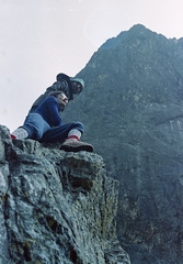 1985, Varga János, colorful, men, Mountaineering, Tatra Mountains, sitting on a rock, Fortepan #40339