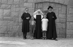 Hungary, Pannonhalma, (Győrszentmárton), Pannonhalmi Bencés Főapátság., 1943, Rados Tamás OSB, religion, priest, tableau, nun, Benedictines, Fortepan #40391