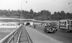 Csehország, Prága, Stefánik híd (Štefánikův most)., 1954, Fortepan, Csehszlovákia, híd, forgalom, csehszlovák gyártmány, Tatra-márka, Skoda-márka, villamos, alagút, automobil, Skoda 1101/1102 Tudor, Tatra 600 Tatraplan, tömegközlekedés, Vlastislav Hofman-terv, Otakar Širc-terv, Ringhoffer-márka, Fortepan #40534