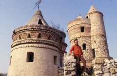 Hungary, Sopron, Taródi-vár építőjével, Taródi Istvánnal., 1985, Urbán Tamás, colorful, castle, Fortepan #40678