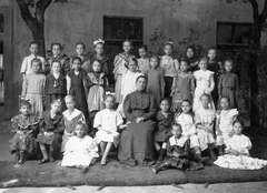 1907, SK, class photo, tableau, girls' class, kids, Fortepan #40955