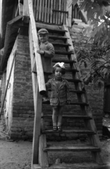 1943, Rados Tamás OSB, kid, stairs, ribbon, Fortepan #40978