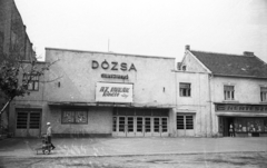 Magyarország, Budapest XIII., Róbert károly körút 59/61., Dózsa Filmszínház., 1975, Angyalföldi Helytörténeti Gyűjtemény, kuka, mozi, Budapest, Fortepan #41162