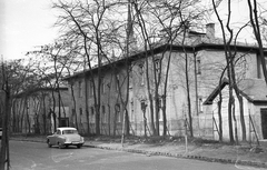 Magyarország, Budapest XIII., Botond utca, Kilencház (Malomházak) munkáslakás telep., 1975, Angyalföldi Helytörténeti Gyűjtemény, német gyártmány, Wartburg-márka, automobil, Wartburg 311/312, rendszám, Budapest, Fortepan #41191