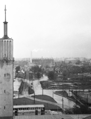 Magyarország, Budapest XIII., Újpesti rakpart a Pozsonyi út felől a Vizafogó felé nézve. Balra a református templom tornya., 1976, Angyalföldi Helytörténeti Gyűjtemény, templom, villamos, látkép, torony, Budapest, Funkcionalizmus, Tóth Imre-terv, Halászi Jenő-terv, Fortepan #41223