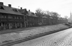 Magyarország, Budapest XIII., Újpesti rakpart a Dráva utca felől nézve. Háttérben a református templom., 1976, Angyalföldi Helytörténeti Gyűjtemény, rakpart, torony, Budapest, Funkcionalizmus, Tóth Imre-terv, Halászi Jenő-terv, Fortepan #41230