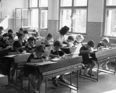 1960, Angyalföldi Helytörténeti Gyűjtemény, school, classroom, bench, teacher, Fortepan #41410