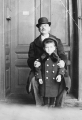 1922, Székelyi Péter, grandparent, kid, man, bowler hat, double portrait, kid, double-breasted coat, Fortepan #41449