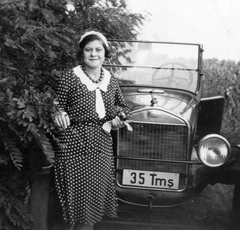 Ford túraautó., 1928, Székelyi Péter, amerikai gyártmány, Ford-márka, automobil, rendszám, Ford Model T, lányok-járművek, pöttyös ruha, Fortepan #41497