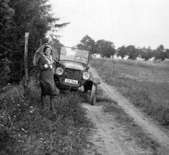 Ford túraautó., 1928, Székelyi Péter, amerikai gyártmány, Ford-márka, automobil, rendszám, Ford Model T, lányok-járművek, napernyő, pöttyös ruha, Fortepan #41498