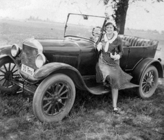 Ford túraautó., 1928, Székelyi Péter, amerikai gyártmány, Ford-márka, nő, automobil, rendszám, Ford Model T, lányok-járművek, pöttyös ruha, Fortepan #41499