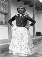 1937, Tari Örs, tréfálkozás, csípőre tett kéz, cross-dressing, Fortepan #41524