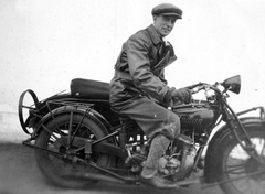 Indian motorkerékpár., 1931, Szent-Istvány Dezső, amerikai gyártmány, motorkerékpár, sofőr, Indian-márka, bőrkabát, Fortepan #41575