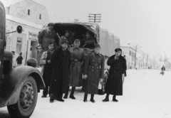 Romania,Transylvania, Teaca, munkaszolgálat., 1941, MZSL/Magyar Zsidó Levéltár, winter, tableau, commercial vehicle, street view, soldier, labor service, Fortepan #41699