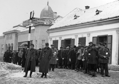 Romania,Transylvania, Frumoasa, Gyimesi út. Munkaszolgálat., 1941, MZSL/Magyar Zsidó Levéltár, winter, street view, waiting, soldier, labor service, Fortepan #41702