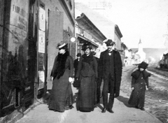 Serbia, Bela Crkva, Vilmos császár út, háttérben a Szent Anna-templom., 1910, Fortepan, hat, church, tableau, fingerprint, Fortepan #41762