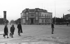 Albania, Tiranë, Sheshi Skënderbej (Szkander bég tér), Városháza., 1963, MZSL/Ofner Károly, pedestrian, street view, public building, Fortepan #41847