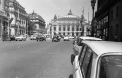 Franciaország, Párizs, Opera az Avenue de l'Opera felől., 1964, MZSL/Ofner Károly, forgalom, utcakép, automobil, opera, Fortepan #41966