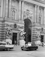 Ausztria, Bécs, Hofburg., 1959, MZSL/Ofner Károly, kerékpár, forgalom, német gyártmány, szobor, utcakép, Mercedes-márka, barokk-stílus, palota, automobil, mercedes w120, Fortepan #42063