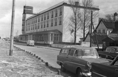 Dánia, Hornbæk, Øresundsvej, szemben az egykori Badehotel (1952 óta kórház)., 1961, MZSL/Ofner Károly, német gyártmány, Opel-márka, utcakép, automobil, Opel Rekord, Opel Rekord P1, Fortepan #42094